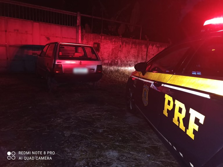 Veículo roubado é localizado pela Polícia Rodoviária Federal em Pilar.jpg