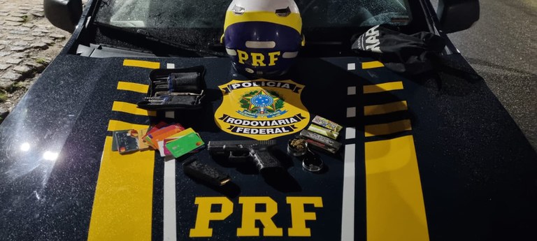 PRF prende homem por porte ilegal de arma e estelionato em Rio Largo.jpg