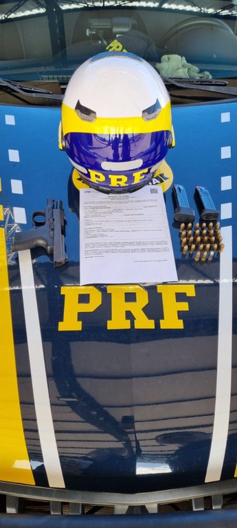 Foragido da Justiça por homicídio é preso pela PRF de Alagoas com arma de PM, documento falso e mais de 6 mil reais.jpg