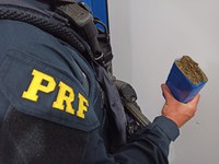 Polícia Rodoviária Federal prende homem e apreende menor em Rio Largo/AL por tráfico de drogas