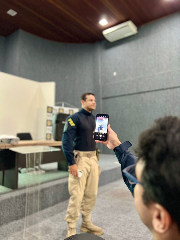 PRF promove palestra de enfrentamento aos crimes de fraudes veiculares (EFV) para policiais da instituição (2).jpg