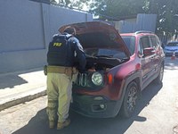 Polícia Rodoviária Federal prende homem foragido da Justiça por receptação e adulteração de veículo em Maceió/AL