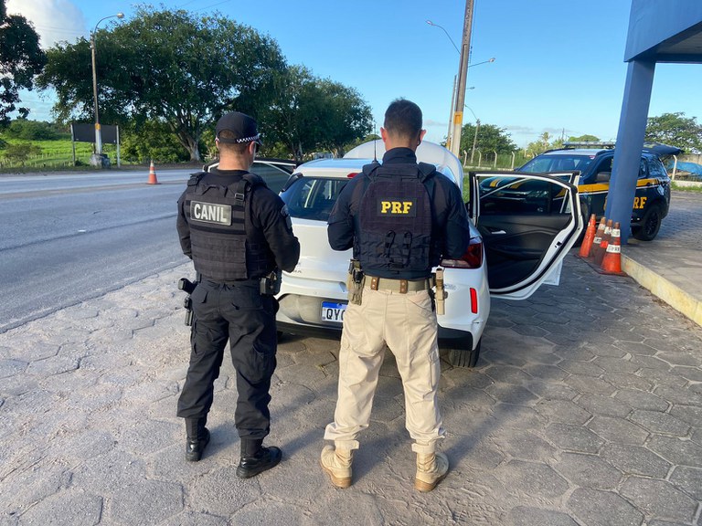 PRF e BOPE prendem homem por receptação e adulteração de veículo na BR-101.jpg