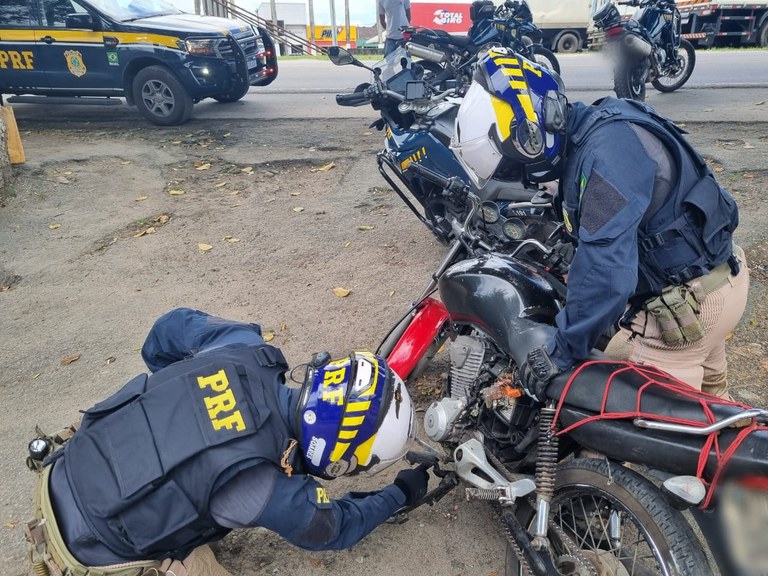 PRF e Canil do 3º BPM prendem homens por adulteração e receptação de veículos na segunda-feira em Alagoas 2.jfif