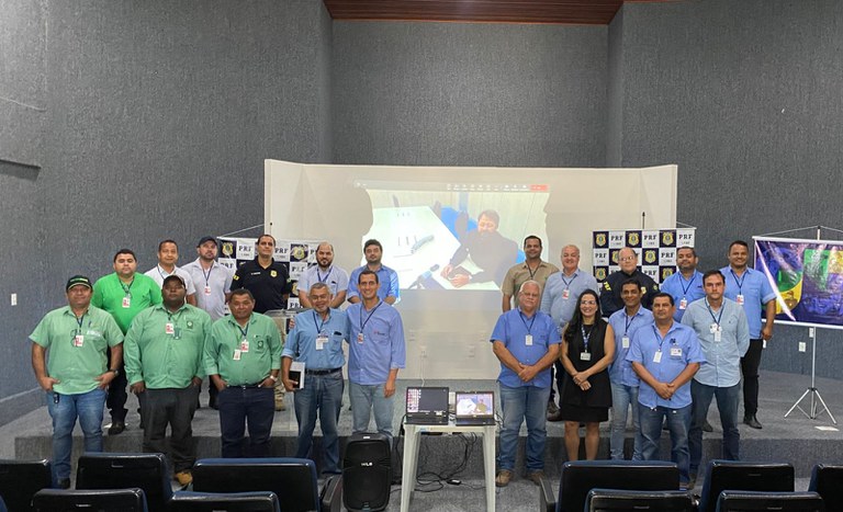 PRF e DNIT se reúnem com Sindaçúcar para discutir cuidados no transporte da cana-de-açúcar 1.jfif