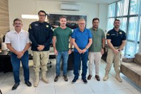 Gestores da PRF se reúnem com Prefeito e vereadores de Murici/AL para cooperação em ações visando a redução de acidentes com animais na BR 104