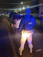 PRF apreende carro com adulteração de sinais identificadores de veículo automotor em Rio Largo/AL