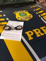 PRF prende homem por crimes de roubo e associação criminosa, em Maceió/AL