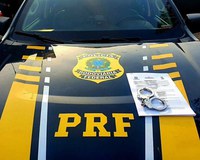 PRF/AL prende homem com mandado de prisão em aberto por falta de pagamento de pensão alimentícia, em São Sebastião/AL