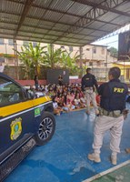 PRF de Alagoas faz palestra e apresenta equipamentos especiais para crianças do Lar Dom Bosco de Maceió