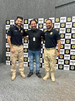 PRF realiza palestra em alusão ao Dia Mundial do Orgulho Autista em Maceió/AL