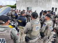 PRF ministra palestra sobre o Enfrentamento às Fraudes Veiculares para curso tático do 11º BPM em Penedo/AL