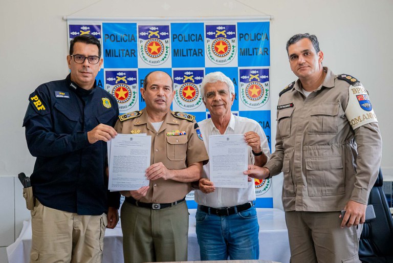 Foto assinatura ACT.jpeg