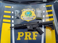 PRF/AL retira de circulação fuzil que estava sendo levado de Maceió para Arapiraca em veículo roubado