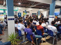 PRF realiza palestra educativa para estudantes, em Santana do Ipanema/AL
