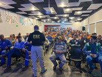 PRF/AL realiza palestra educativa sobre segurança no trânsito na Braskem