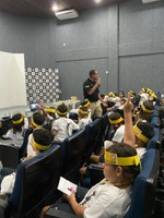 PRF/AL realiza palestra educativa sobre segurança viária no auditório da Superintendência