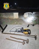 PRF prende quatro homens por dano qualificado, em Porto Real do Colégio/AL