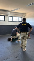 PRF realiza treinamento de defesa policial para agentes do Ministério Público da União