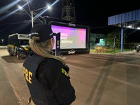 PRF promove Cine Drive contra a violência de gênero no Amapá