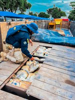 PRF AM apreende cerca de 8 toneladas de cassiterita na BR-174