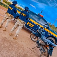 Equipe da PRF recupera veículo roubado em Humaitá/AM