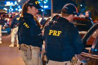 PRF-AM prende motorista por uso de documento falso