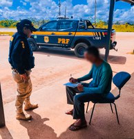 PRF-AM presta auxilio à andarilho em Humaitá