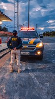 PRF detém motoristas por embriaguez e cumpre mandado de prisão no Amazonas