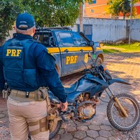 Condutor é detido pela PRF com motocicleta adulterada