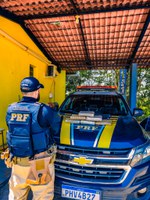 Em Careiro da Várzea/AM, mulher com mandado em aberto é flagrada pela PRF transportando drogas