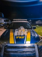 Em Humaitá/AM, PRF apreende aproximadamente 20 kg de cocaína escondidos em veículo