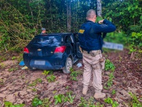 Equipes da PRF recuperam veículo com placas adulteradas após acompanhamento tático na BR-174