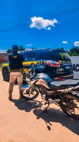 Homem é detido com motocicleta furtada e com sinais de adulteração