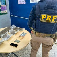 Homem é preso com drogas escondidas no corpo em ônibus interestadual