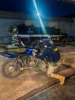 Moto abandonada com sinais de adulteração é encontrada pela PRF