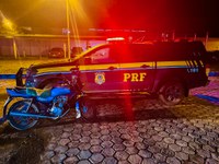 Motocicleta com sinais adulterados é apreendida pela PRF em Humaitá