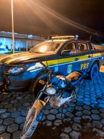 Motocicleta roubada é recuperada pela PRF em Humaitá