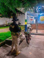 PRF apreende motocicleta adulterada em Presidente Figueiredo (AM)