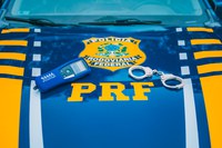PRF cumpre 3 mandados de prisão e prende 2 motoristas por embriaguez no volante no fim de semana do Natal.