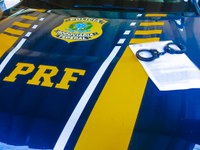 PRF cumpre mandado de prisão durante fiscalização de ônibus na BR-319, em Humaitá/AM