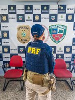 PRF cumpre mandado de prisão durante fiscalização em Manaus/AM