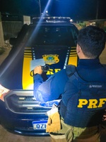 PRF cumpre mandados de prisão na BR-319