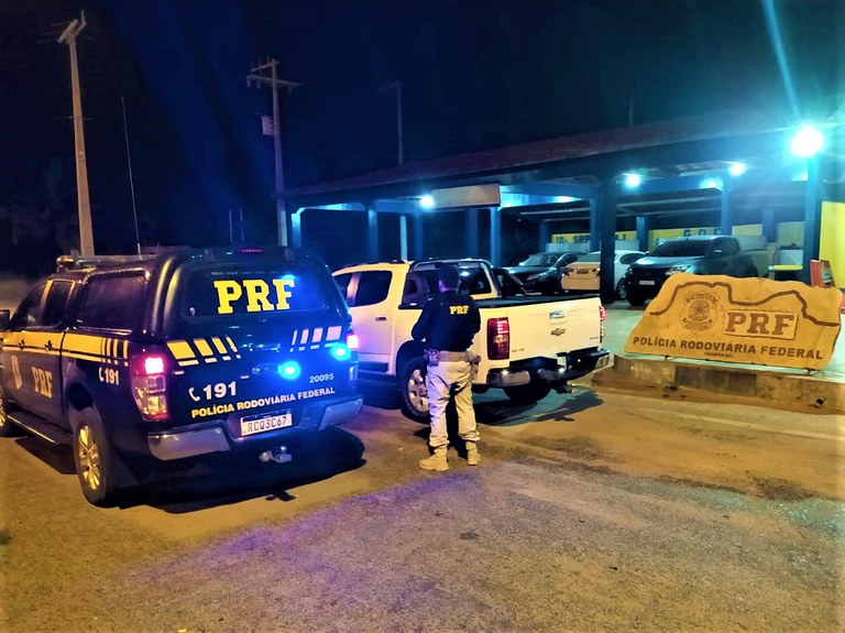 Na Chapada Diamantina, PRF recupera caminhonete roubada horas antes em Camaçari (BA)