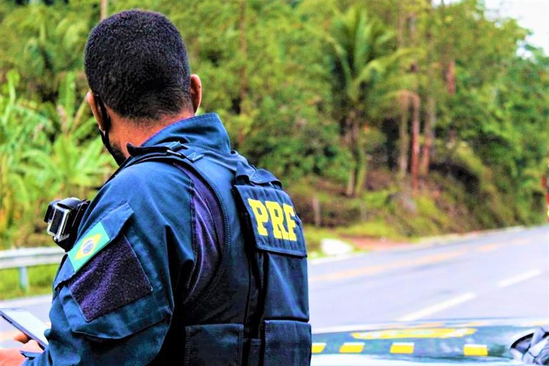 Passageiro de ônibus é preso na BR 101 por perturbação da tranquilidade alheia