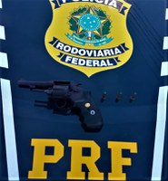 Dupla é presa em ponto de ônibus de ônibus da BR 324 por porte ilegal de arma de fogo