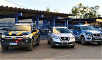 Em ação conjunta na BR 242, PRF BA e PMBA recuperam carro roubado no estado de São Paulo