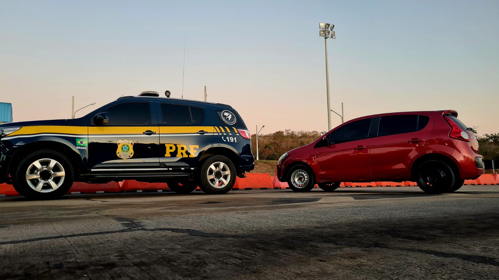 O motorista disse que comprou o carro em um grupo de internet, tendo negociado mediante troca em outro veículo usado.