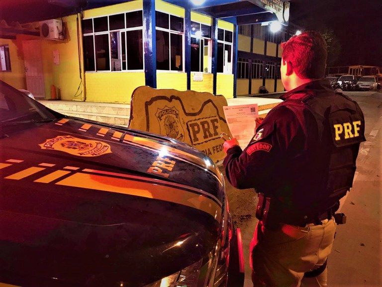 O documento foi expedido pela Primeira Vara Criminal de Camaçari e tem validade até 2030.