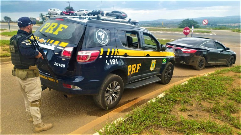 O documento de prisão foi expedido pela 9ª Vara Criminal da Comarca de Belo Horizonte (MG) e tem validade até 22/06/2032.